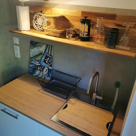 Studio De Charme En Provence, Piscine Et Jacuzzi Partages Le Luc Zewnętrze zdjęcie